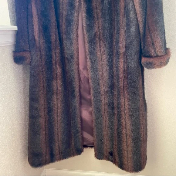 NWOT Faux Fur Coat - Picture 4 of 8